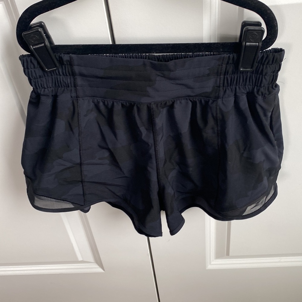 Lululemon Dark Camo - 4 - Athletic Shorts with mesh